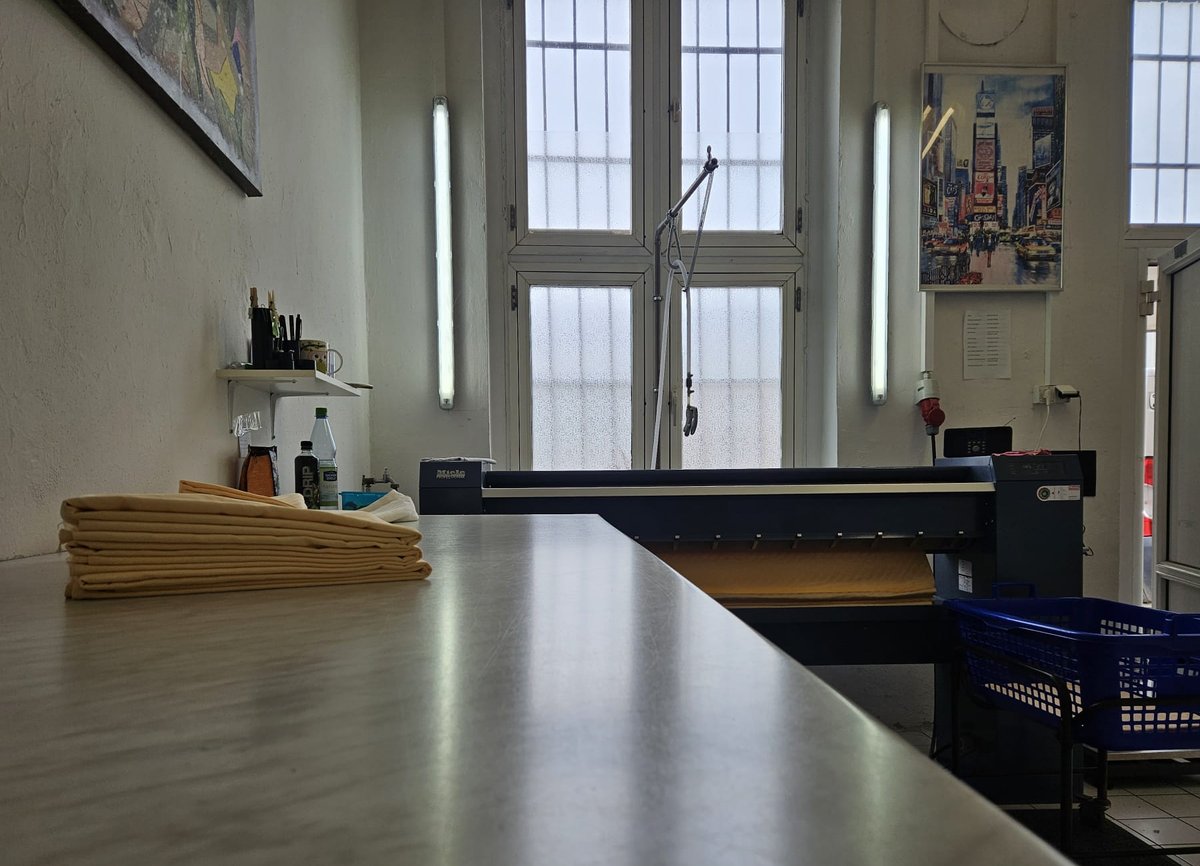 Miele Pressemangel — professionelle Wäschemangel in der Wäscherei Espenhain